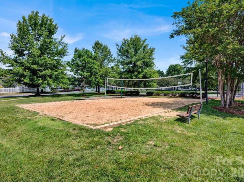 3351 Streamside Drive, Davidson, NC 28036.  MLS# CAR4337452, YatesRealty ID 15710. 
