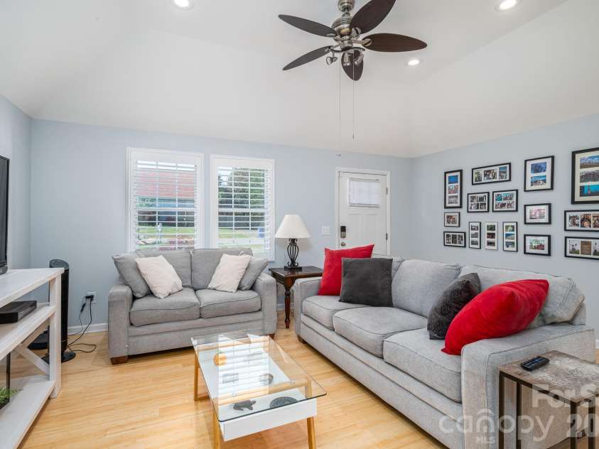 7611 Sarah Drive, Denver, NC 28037.  MLS# CAR4372326, YatesRealty ID 15711. 