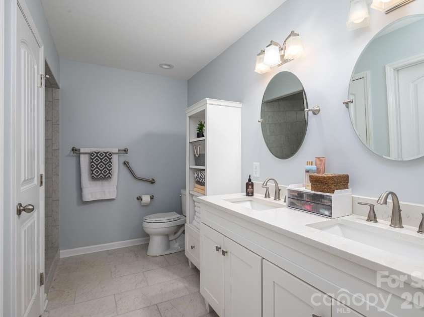 7611 Sarah Drive, Denver, NC 28037.  MLS# CAR4372326, YatesRealty ID 15711. 