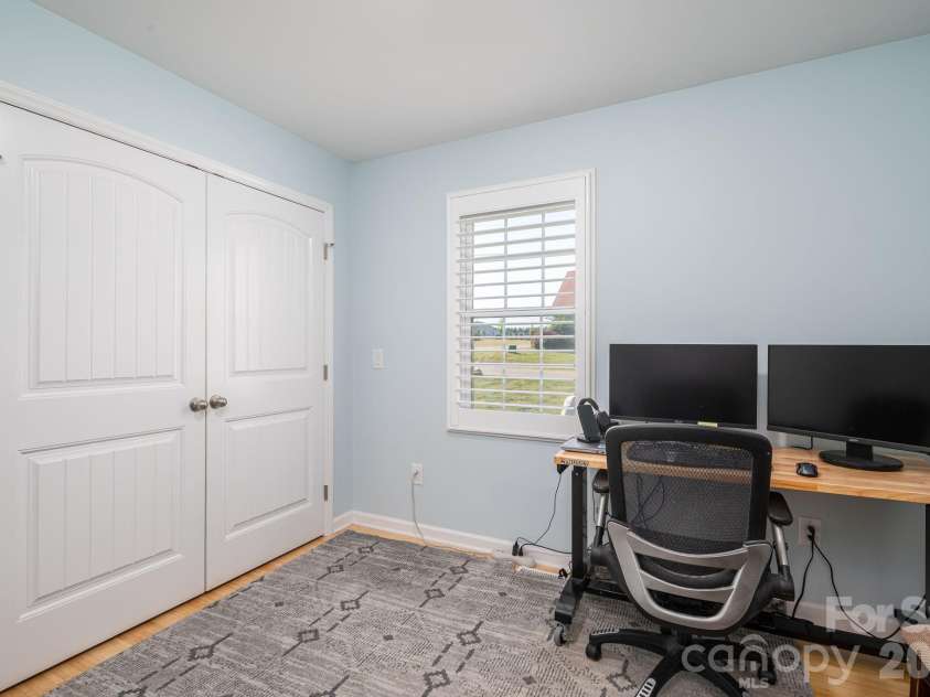 7611 Sarah Drive, Denver, NC 28037.  MLS# CAR4372326, YatesRealty ID 15711. 