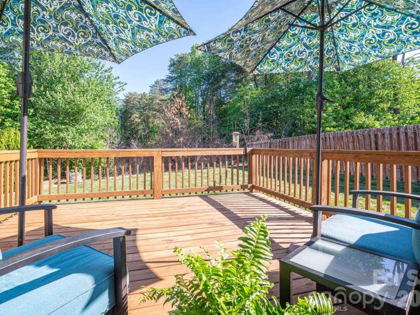 7611 Sarah Drive, Denver, NC 28037.  MLS# CAR4372326, YatesRealty ID 15711. 
