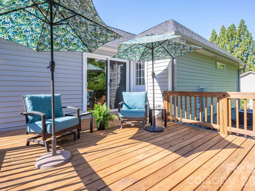 7611 Sarah Drive, Denver, NC 28037.  MLS# CAR4372326, YatesRealty ID 15711. 