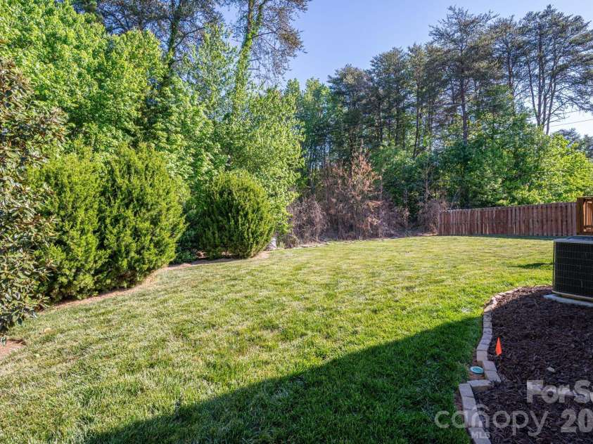 7611 Sarah Drive, Denver, NC 28037.  MLS# CAR4372326, YatesRealty ID 15711. 