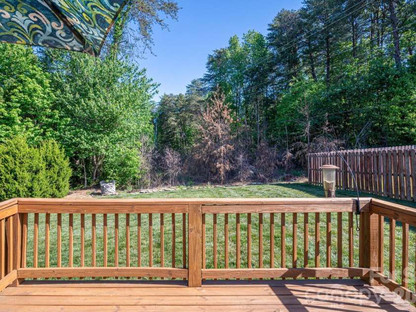 7611 Sarah Drive, Denver, NC 28037.  MLS# CAR4372326, YatesRealty ID 15711. 