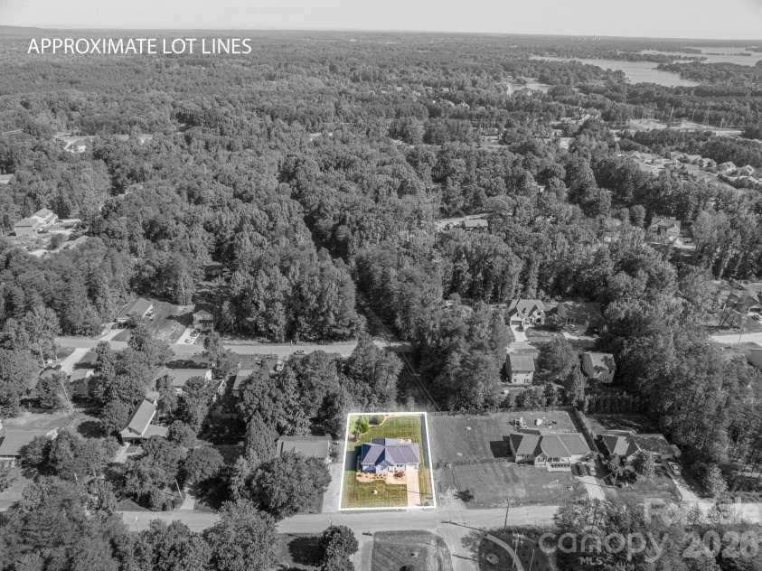 7611 Sarah Drive, Denver, NC 28037.  MLS# CAR4372326, YatesRealty ID 15711. 