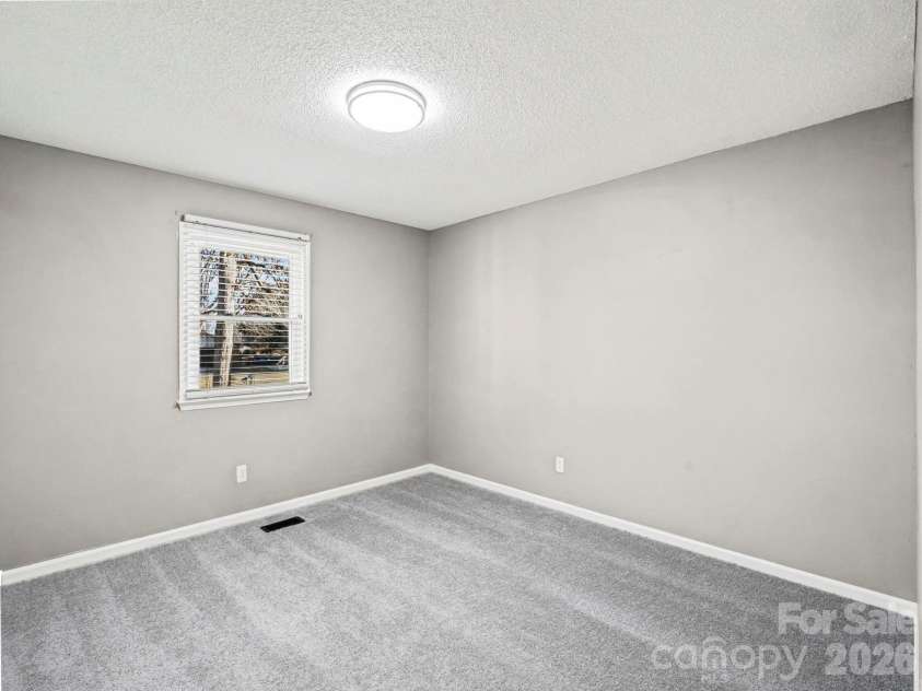 944 Woodland Drive, Shelby, NC 28150.  MLS# CAR4344300, YatesRealty ID 15713. 