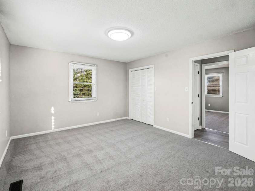 944 Woodland Drive, Shelby, NC 28150.  MLS# CAR4344300, YatesRealty ID 15713. 