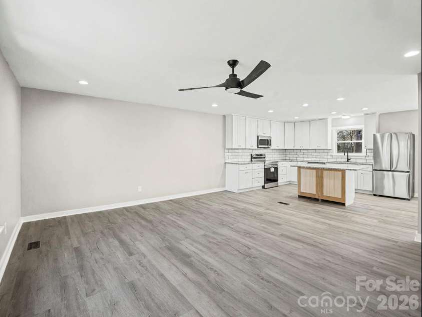 944 Woodland Drive, Shelby, NC 28150.  MLS# CAR4344300, YatesRealty ID 15713. 