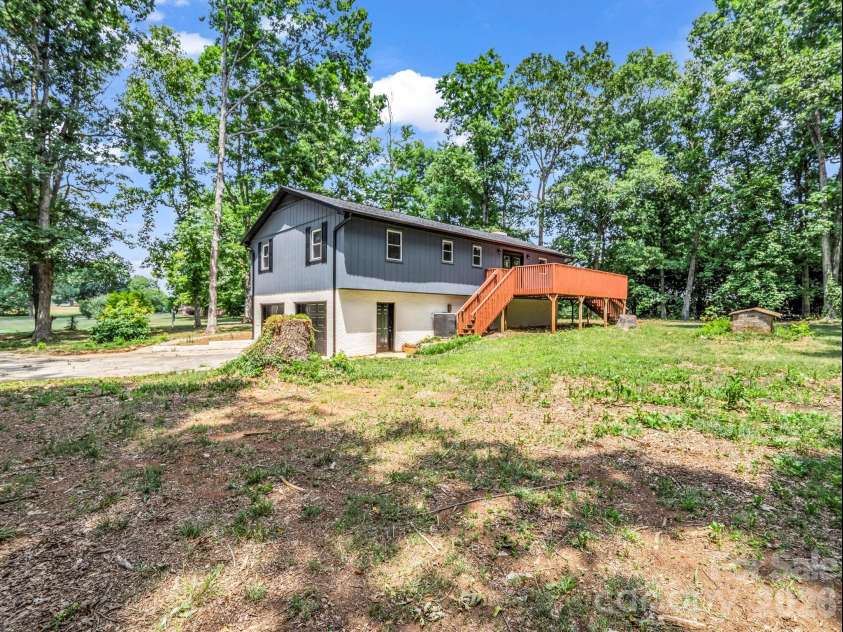 944 Woodland Drive, Shelby, NC 28150.  MLS# CAR4344300, YatesRealty ID 15713. 