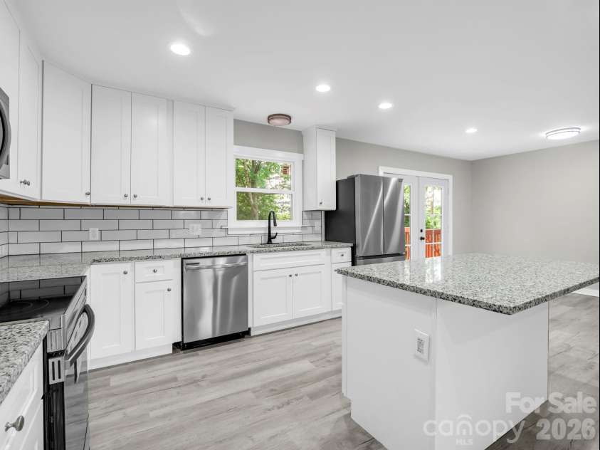 944 Woodland Drive, Shelby, NC 28150.  MLS# CAR4344300, YatesRealty ID 15713. 