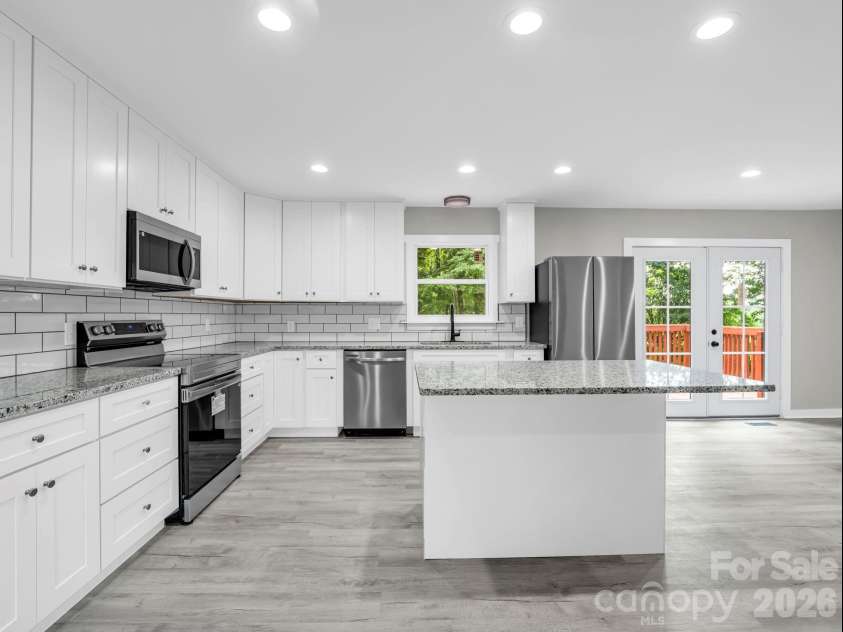 944 Woodland Drive, Shelby, NC 28150.  MLS# CAR4344300, YatesRealty ID 15713. 