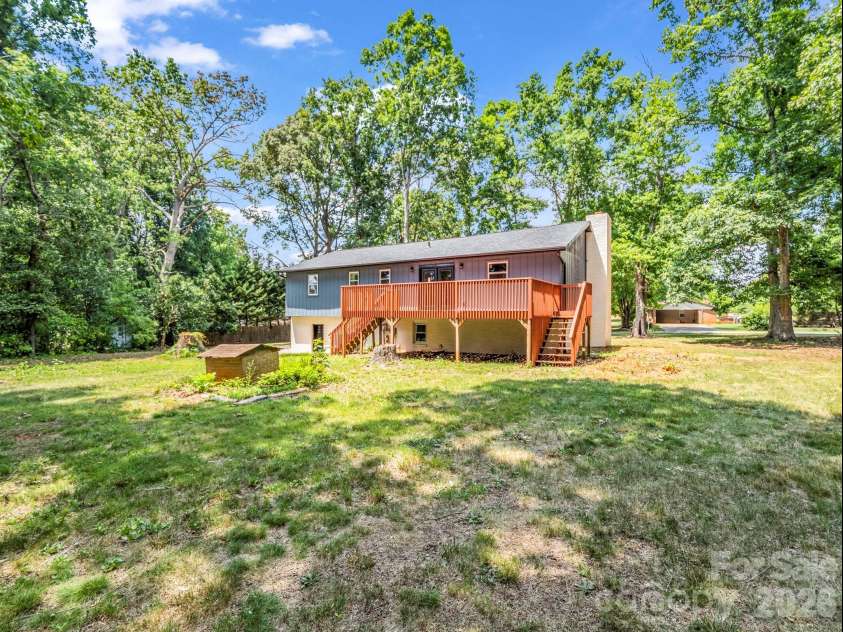 944 Woodland Drive, Shelby, NC 28150.  MLS# CAR4344300, YatesRealty ID 15713. 