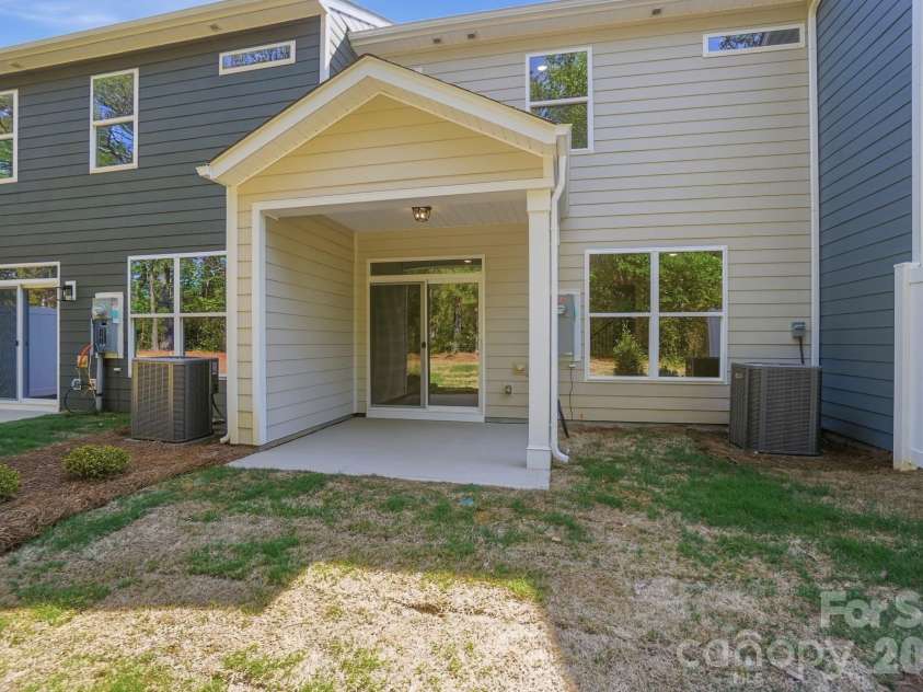 131 Viburnum Road, Waxhaw, NC 28173.  MLS# CAR4368134, YatesRealty ID 15714. Covered Porch