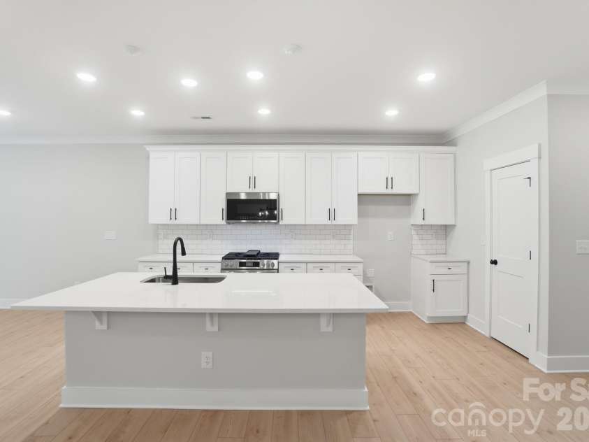 131 Viburnum Road, Waxhaw, NC 28173.  MLS# CAR4368134, YatesRealty ID 15714. Kitchen