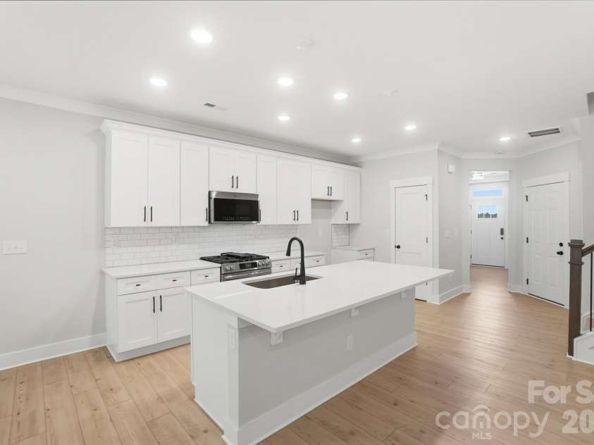 131 Viburnum Road, Waxhaw, NC 28173.  MLS# CAR4368134, YatesRealty ID 15714. Kitchen