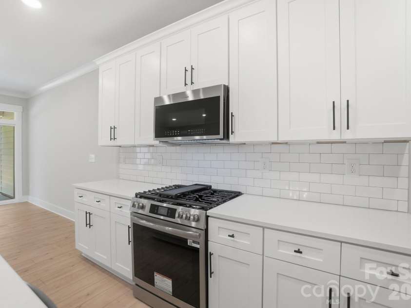 131 Viburnum Road, Waxhaw, NC 28173.  MLS# CAR4368134, YatesRealty ID 15714. Kitchen