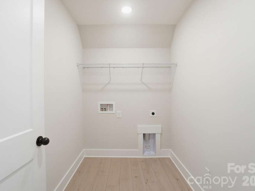 131 Viburnum Road, Waxhaw, NC 28173.  MLS# CAR4368134, YatesRealty ID 15714. Laundry Room
