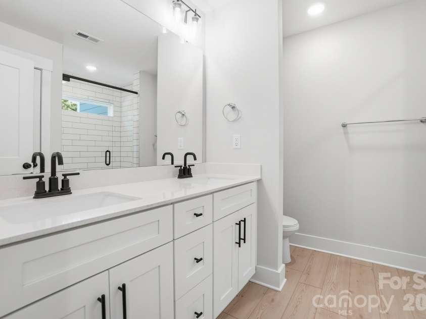 131 Viburnum Road, Waxhaw, NC 28173.  MLS# CAR4368134, YatesRealty ID 15714. Primary Bathroom