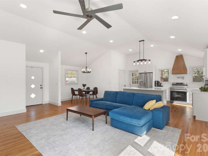 1538 Waddell Street, Charlotte, NC 28216.  MLS# CAR4362384, YatesRealty ID 15715. 