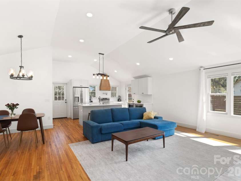 1538 Waddell Street, Charlotte, NC 28216.  MLS# CAR4362384, YatesRealty ID 15715. 
