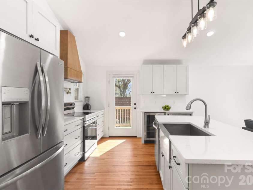 1538 Waddell Street, Charlotte, NC 28216.  MLS# CAR4362384, YatesRealty ID 15715. 