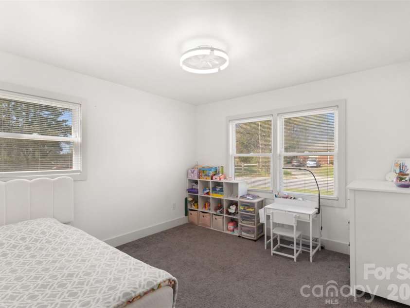 1538 Waddell Street, Charlotte, NC 28216.  MLS# CAR4362384, YatesRealty ID 15715. 