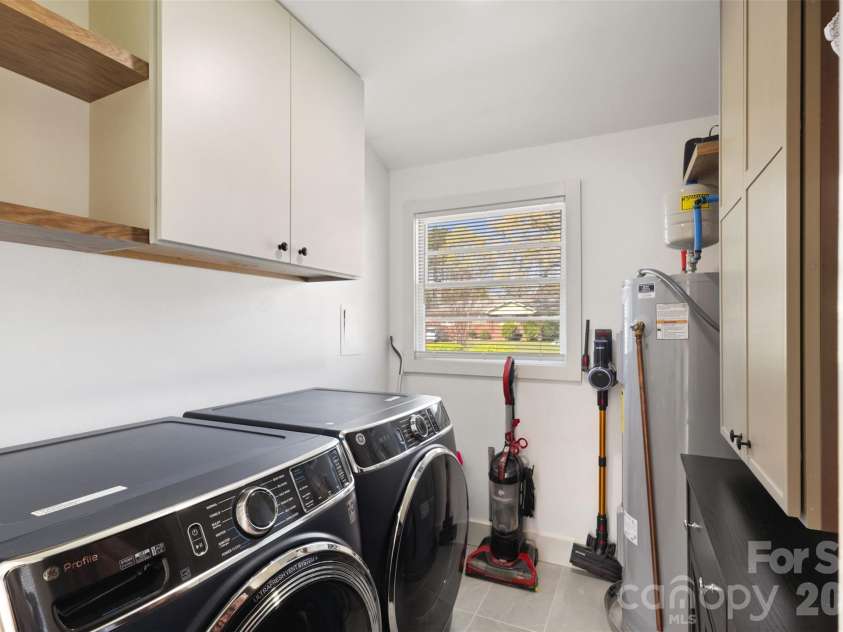 1538 Waddell Street, Charlotte, NC 28216.  MLS# CAR4362384, YatesRealty ID 15715. 