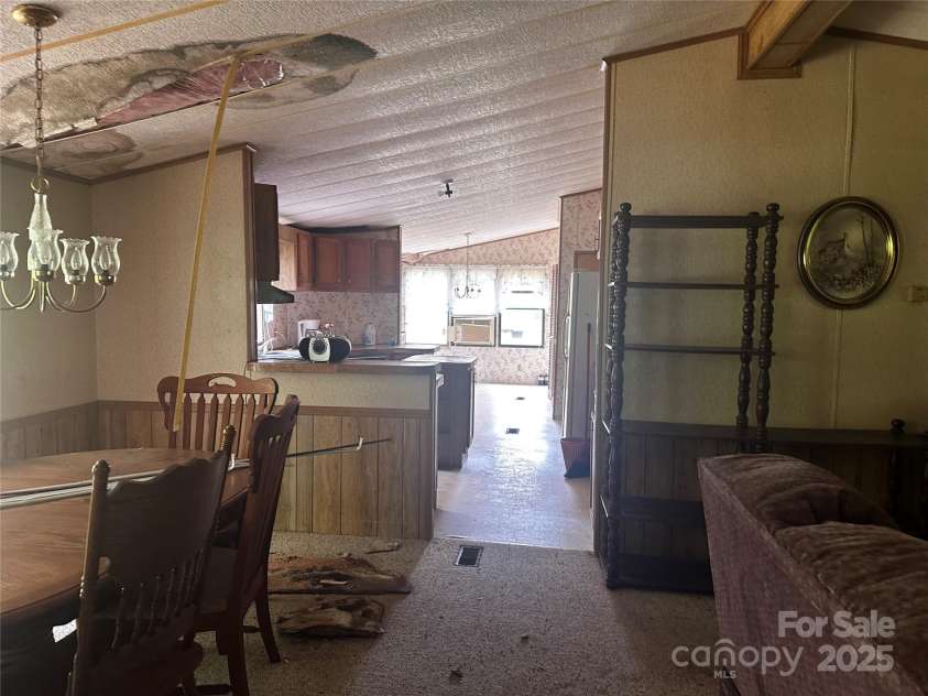 731 Pigeon Roost Road, Green Mountain, NC 28740.  MLS# CAR4264703, YatesRealty ID 15715. 