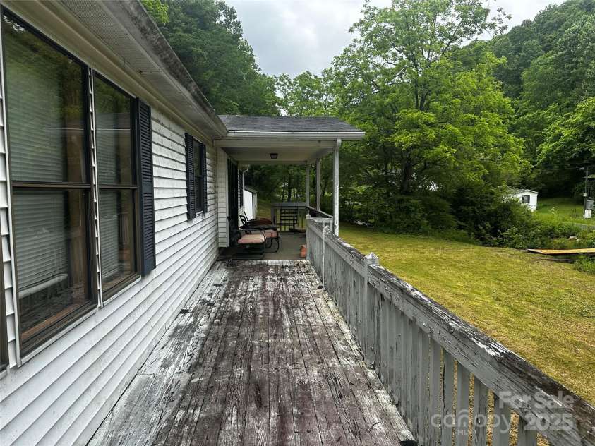 731 Pigeon Roost Road, Green Mountain, NC 28740.  MLS# CAR4264703, YatesRealty ID 15715. 