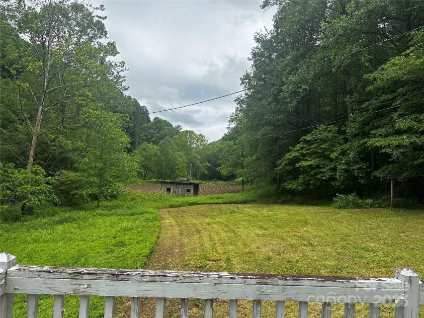 731 Pigeon Roost Road, Green Mountain, NC 28740.  MLS# CAR4264703, YatesRealty ID 15715. 