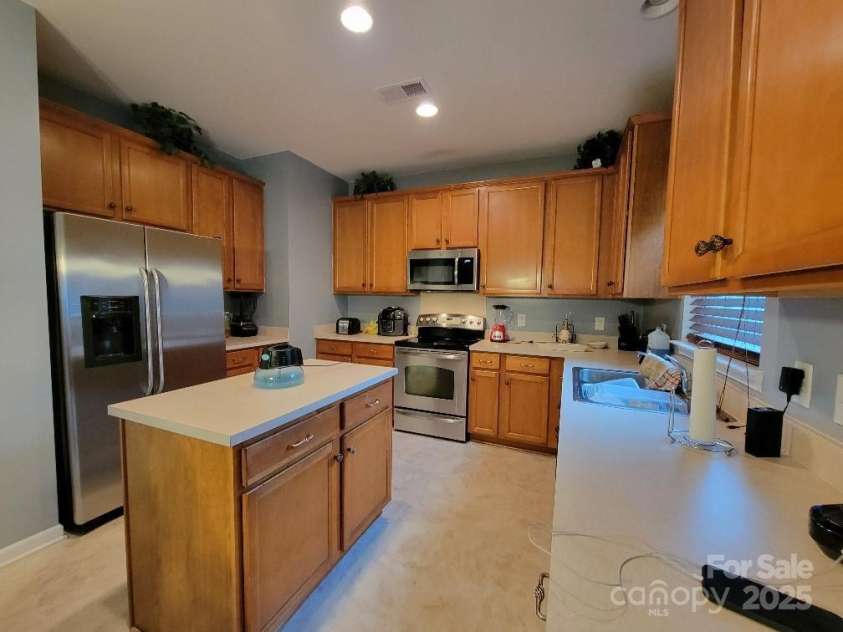 214 Minitree Lane, Charlotte, NC 28214.  MLS# CAR4261128, YatesRealty ID 15716. 