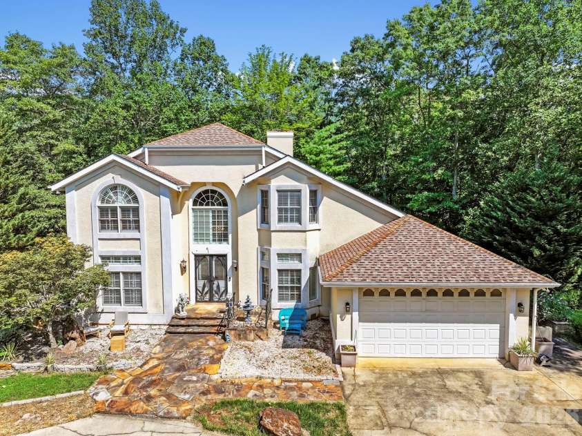 652 Avery Creek Road, Arden, NC 28704.  MLS# CAR4282113, YatesRealty ID 15716. 