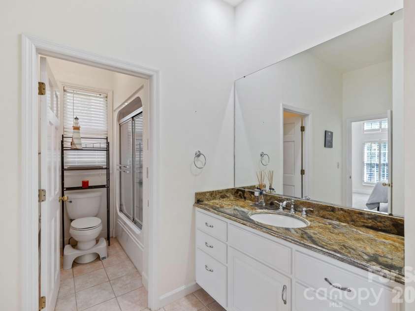 652 Avery Creek Road, Arden, NC 28704.  MLS# CAR4282113, YatesRealty ID 15716. Primary bathroom en suite