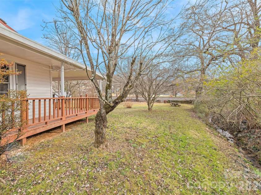 1124 Skyland Drive, Sylva, NC 28779.  MLS# CAR4342310, YatesRealty ID 15717. 