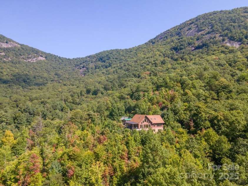 37 Jones Knob Road, Franklin, NC 28734.  MLS# CAR4264258, YatesRealty ID 15717. 