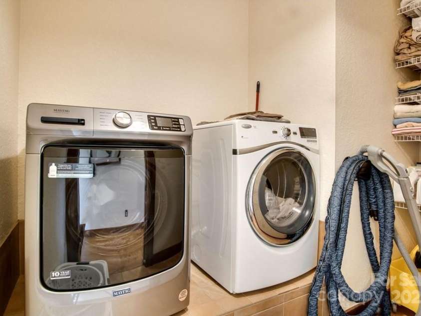 37 Jones Knob Road, Franklin, NC 28734.  MLS# CAR4264258, YatesRealty ID 15717. 