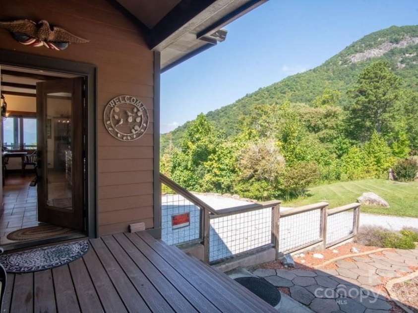 37 Jones Knob Road, Franklin, NC 28734.  MLS# CAR4264258, YatesRealty ID 15717. 