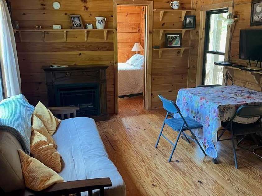 37 Jones Knob Road, Franklin, NC 28734.  MLS# CAR4264258, YatesRealty ID 15717. 