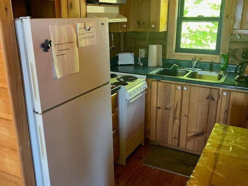 37 Jones Knob Road, Franklin, NC 28734.  MLS# CAR4264258, YatesRealty ID 15717. 