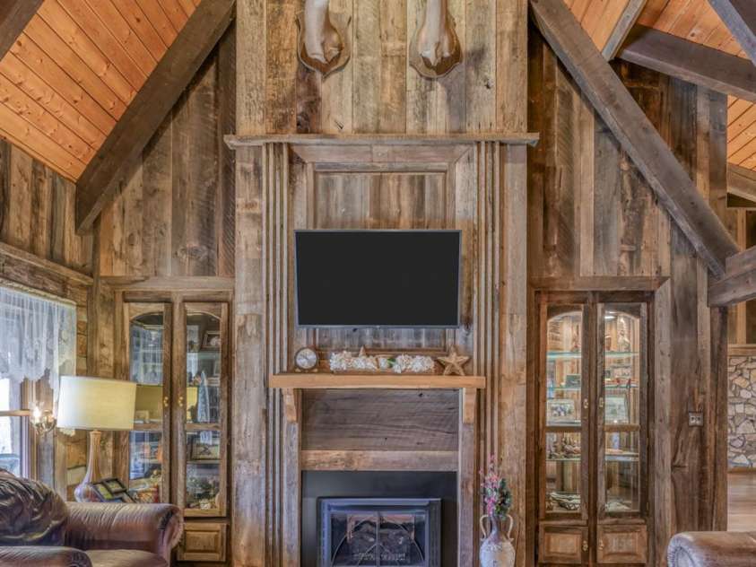 164 Avery County High School Road, Newland, NC 28657.  MLS# CAR4264817, YatesRealty ID 15719. 