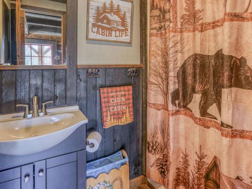 164 Avery County High School Road, Newland, NC 28657.  MLS# CAR4264817, YatesRealty ID 15719. 