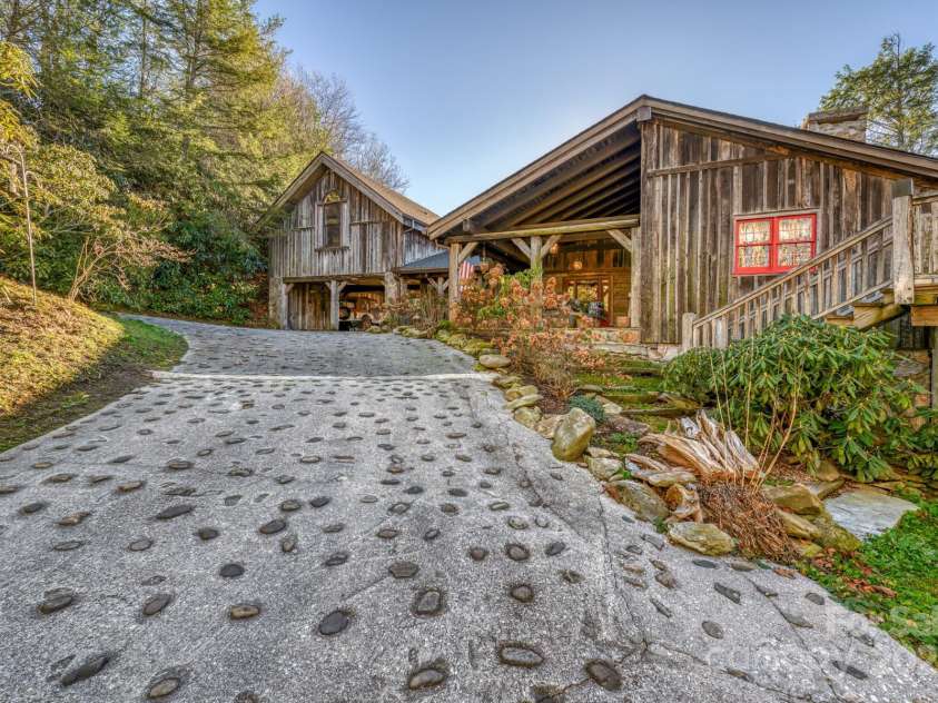 164 Avery County High School Road, Newland, NC 28657.  MLS# CAR4264817, YatesRealty ID 15719. 