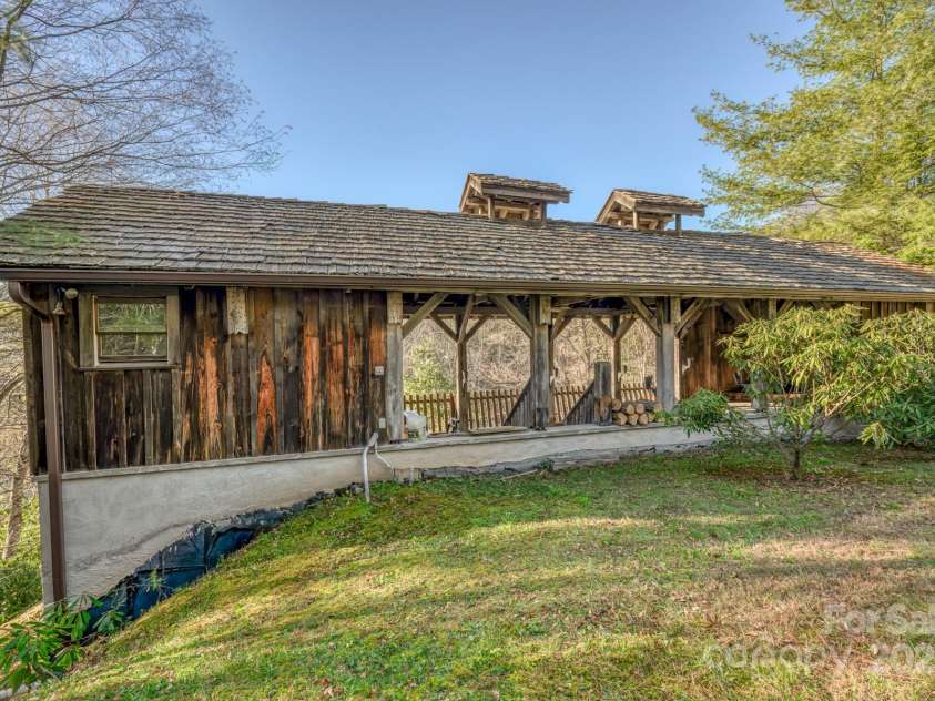 164 Avery County High School Road, Newland, NC 28657.  MLS# CAR4264817, YatesRealty ID 15719. 