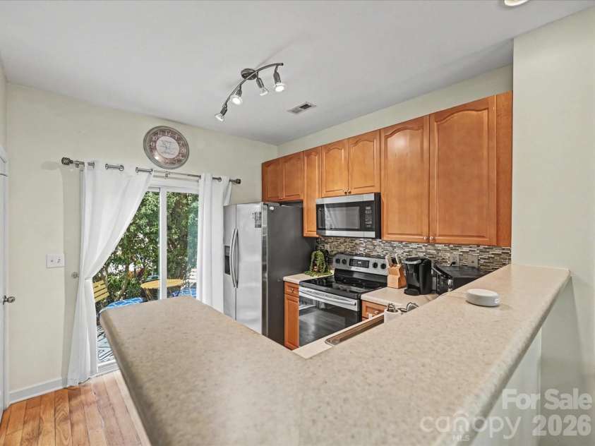 8421 Scotney Bluff Avenue, Charlotte, NC 28273.  MLS# CAR4356591, YatesRealty ID 15719. 