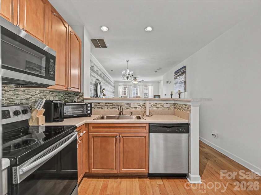 8421 Scotney Bluff Avenue, Charlotte, NC 28273.  MLS# CAR4356591, YatesRealty ID 15719. 