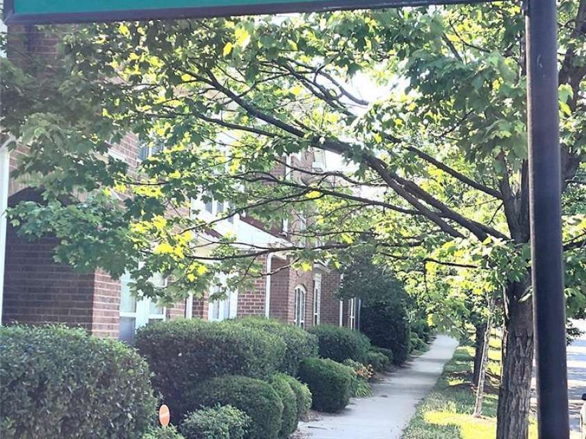8421 Scotney Bluff Avenue, Charlotte, NC 28273.  MLS# CAR4356591, YatesRealty ID 15719. 