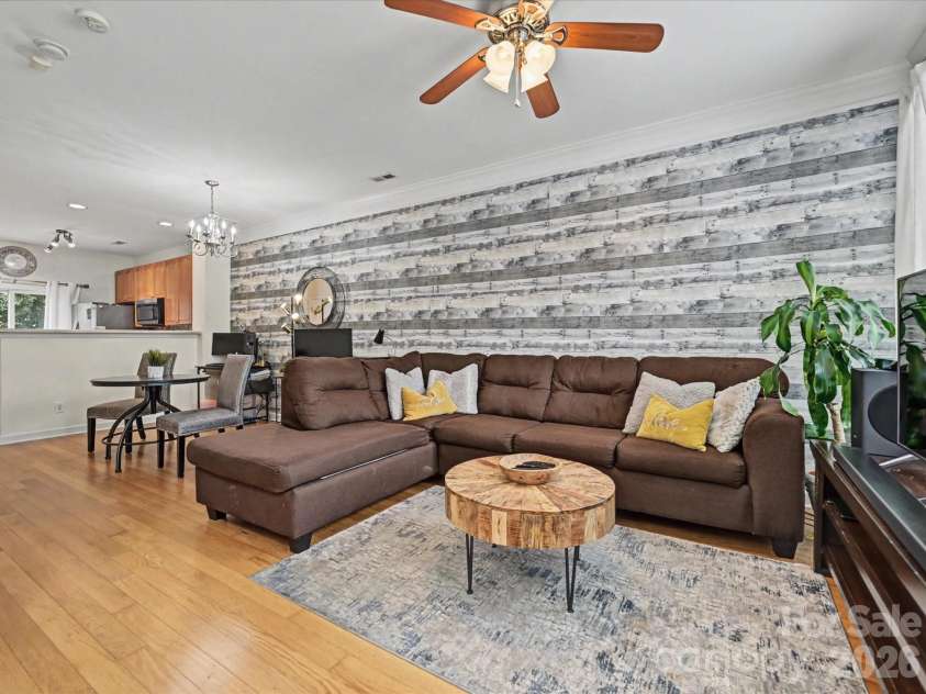 8421 Scotney Bluff Avenue, Charlotte, NC 28273.  MLS# CAR4356591, YatesRealty ID 15719. Living Room