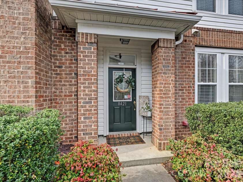 8421 Scotney Bluff Avenue, Charlotte, NC 28273.  MLS# CAR4356591, YatesRealty ID 15719. Townhomes at Ayrsley