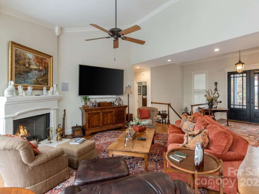 135 POPLAR Loop, Flat Rock, NC 28731.  MLS# CAR4278408, YatesRealty ID 1572. 