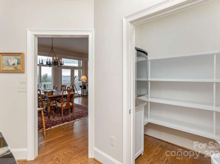 135 POPLAR Loop, Flat Rock, NC 28731.  MLS# CAR4278408, YatesRealty ID 1572. 